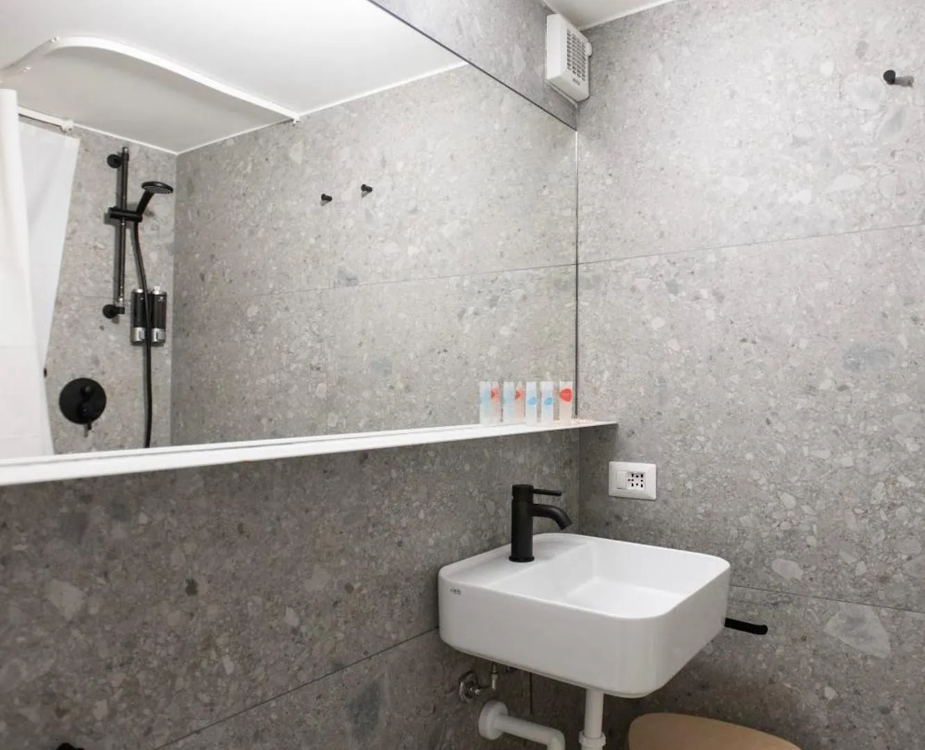 L'Arche Comfort&Relax - Suite On University Street ميلان 0*,