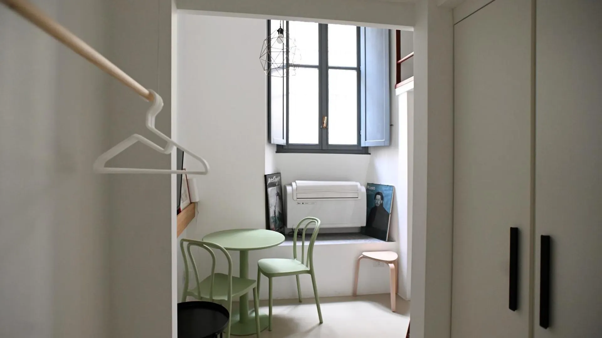 L'Arche Comfort&Relax - Suite On University Street ميلان شقة