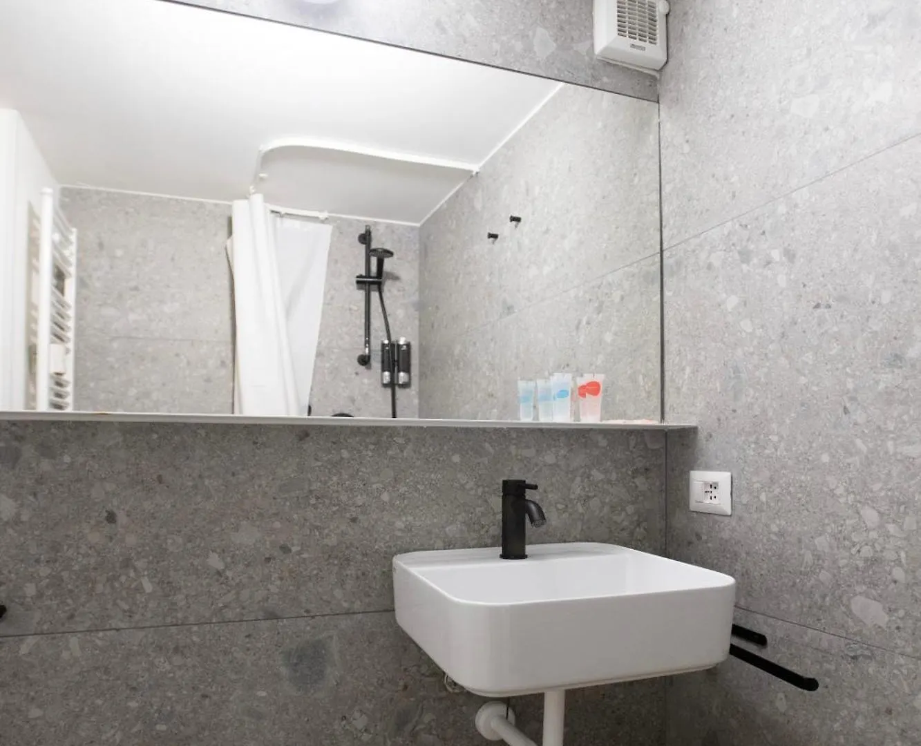 شقة L'Arche Comfort&Relax - Suite On University Street ميلان