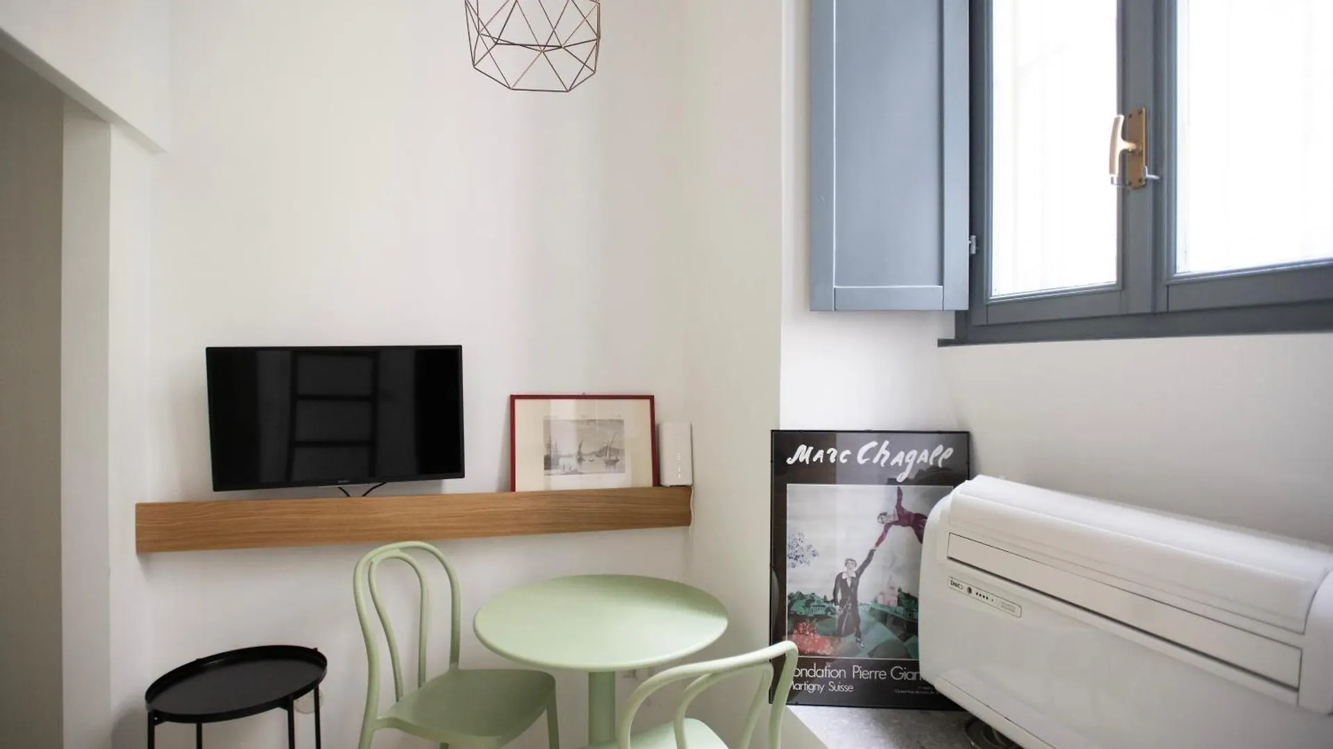 L'Arche Comfort&Relax - Suite On University Street ميلان