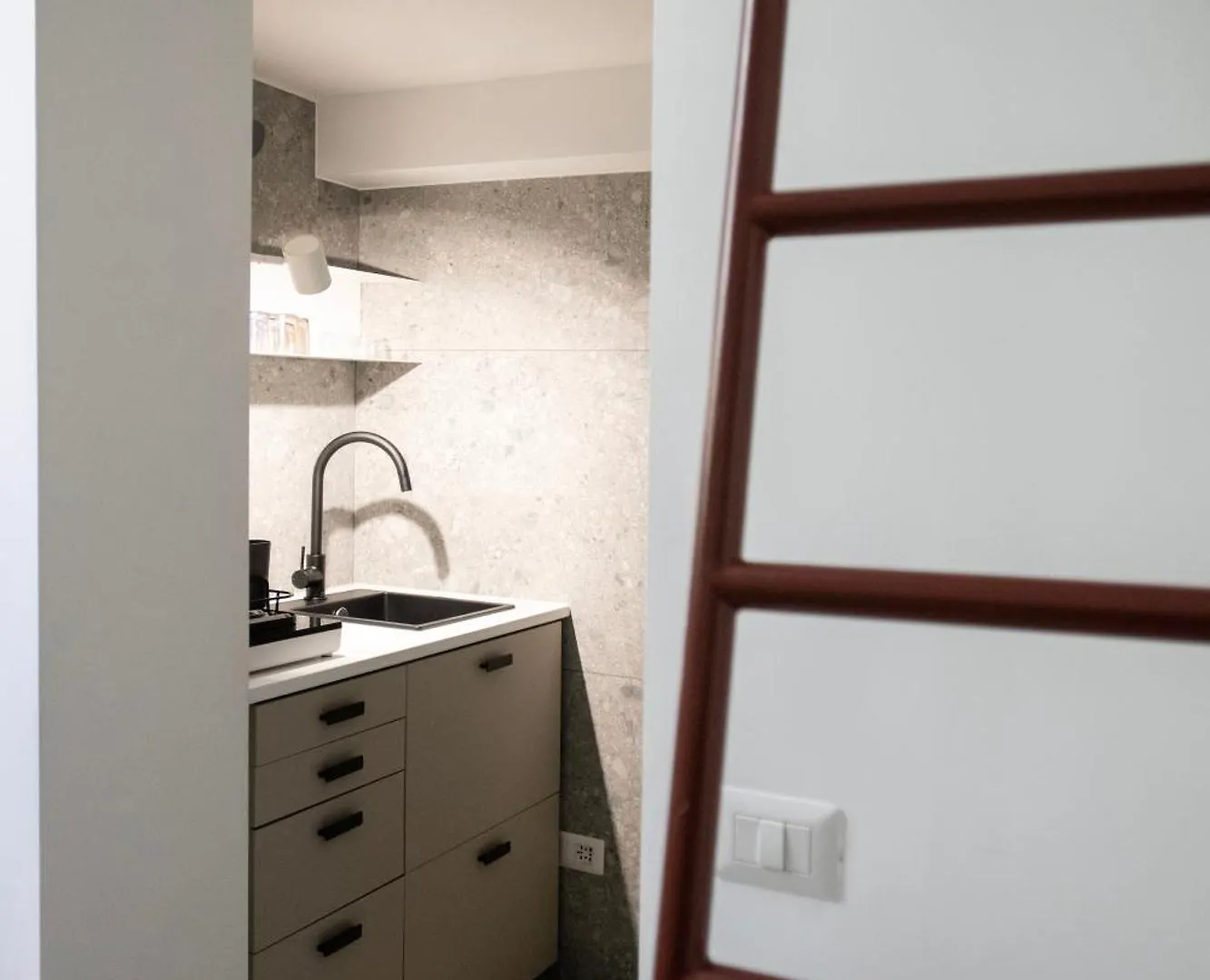 L'Arche Comfort&Relax - Suite On University Street ميلان شقة